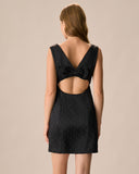 Sueña™ Siyah Kayık Yaka Fiyonklu Saten Mini Elbise