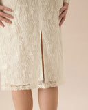 Sueña Beyaz Dantelli Kayık Yaka Yırtmaçlı Midi Elbise