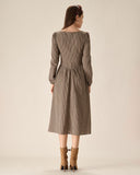 Sueña™ Kahverengi Ekose Kare Yaka Dantelli Midi Elbise