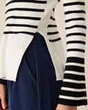 Sueña™ Beyaz Çizgili Kayık Yaka Kazak