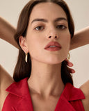 Sueña™ Beyaz Örtüşen Geometrik Küpe