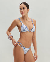 Sueña™ Beyaz Çiçekli Bağcıklı Üçgen Bikini Takımı