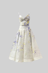 Bel Kesimli ve İnce Bel Kemerli Çiçekli Elbise