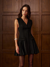 V Yaka Süet Pileli Tank Kısa Elbise