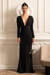 Derin Yakalı Zarif Dantelli Elbise