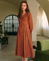 Kahverengi Puantiyeli Pileli Midi Elbise