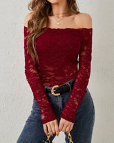 Kırmızı Çiçekli Omuzdan Açık İnce Tişört