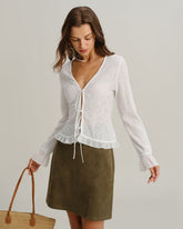 Beyaz V Yakalı Volanlı Şair Kollu Hırka