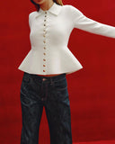 Beyaz Düğmeli Örgü Hırka