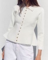 Beyaz Düğmeli Örgü Hırka