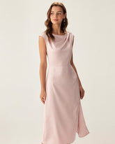 Sueña™ Pembe Saten Kayık Yaka Yırtmaçlı Kolsuz Midi Elbise