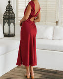 Şarap Kırmızısı Kapüşonlu Yaka Sırtı Açık Midi Elbise