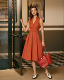 Kırmızı Düğmeli Kolsuz Midi Elbise