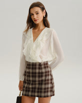 Beyaz V Yaka Volanlı Bol Gömlek