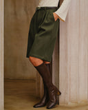 Yeşil Pileli Diz Boyu Şort