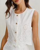 Beyaz Jakarlı Tek Sıra Yelekler