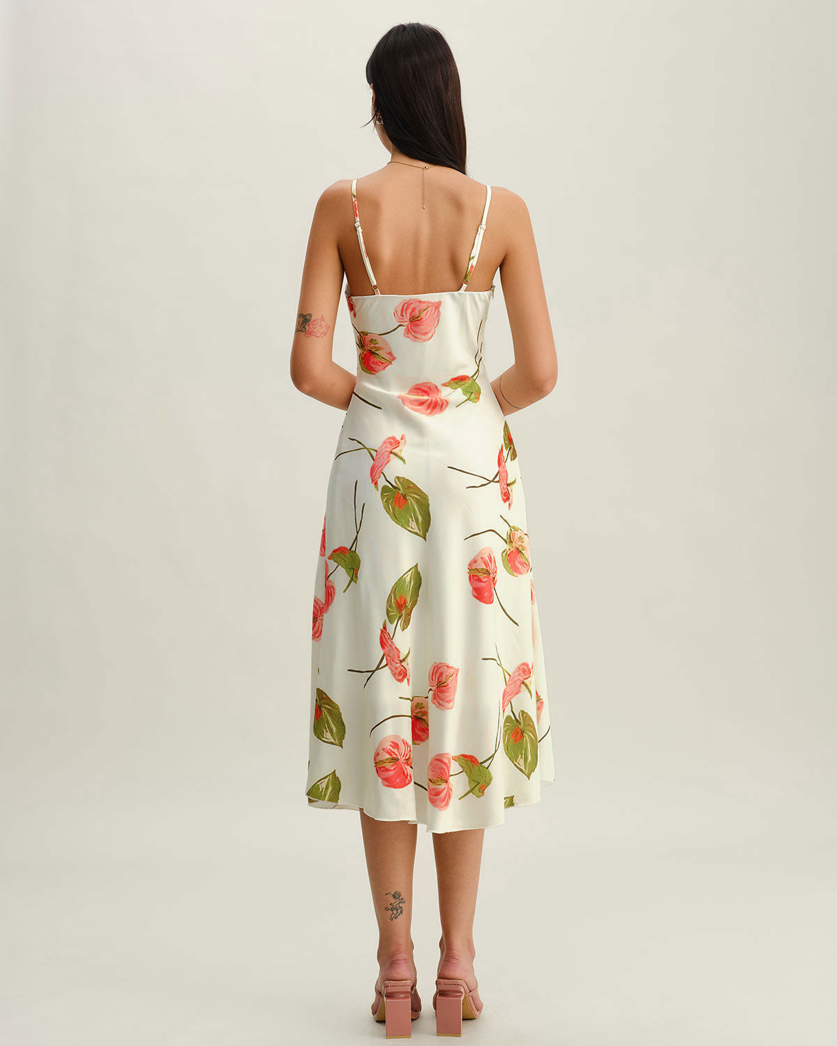 Sueña™ Beyaz Çiçekli Slip Midi Elbise