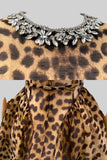 Bodice ve Mücevherli Yaka ile Zarif Desenli Elbise