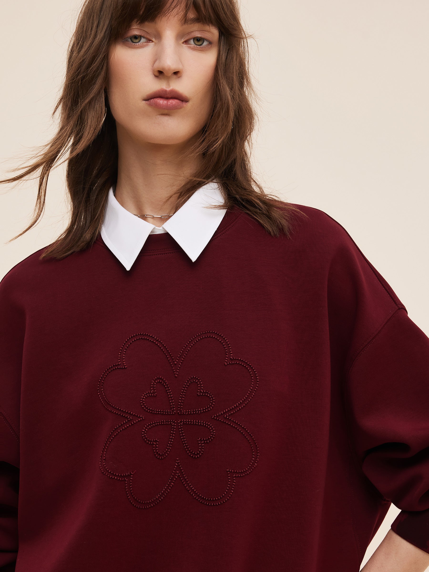 Dört Yapraklı Yonca İşlemeli Kadın Sweatshirt