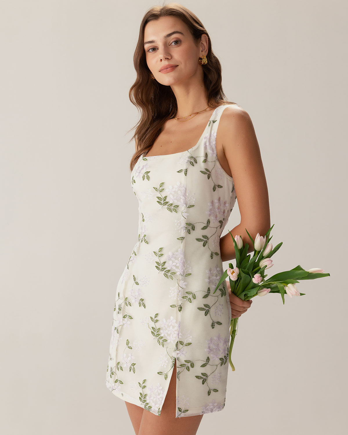 Sueña™ Bej Kare Yaka Nakışlı Yırtmaçlı Slip Mini Elbise