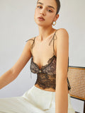 Omuzları Bağlamalı Çiçekli Dantelli Crop