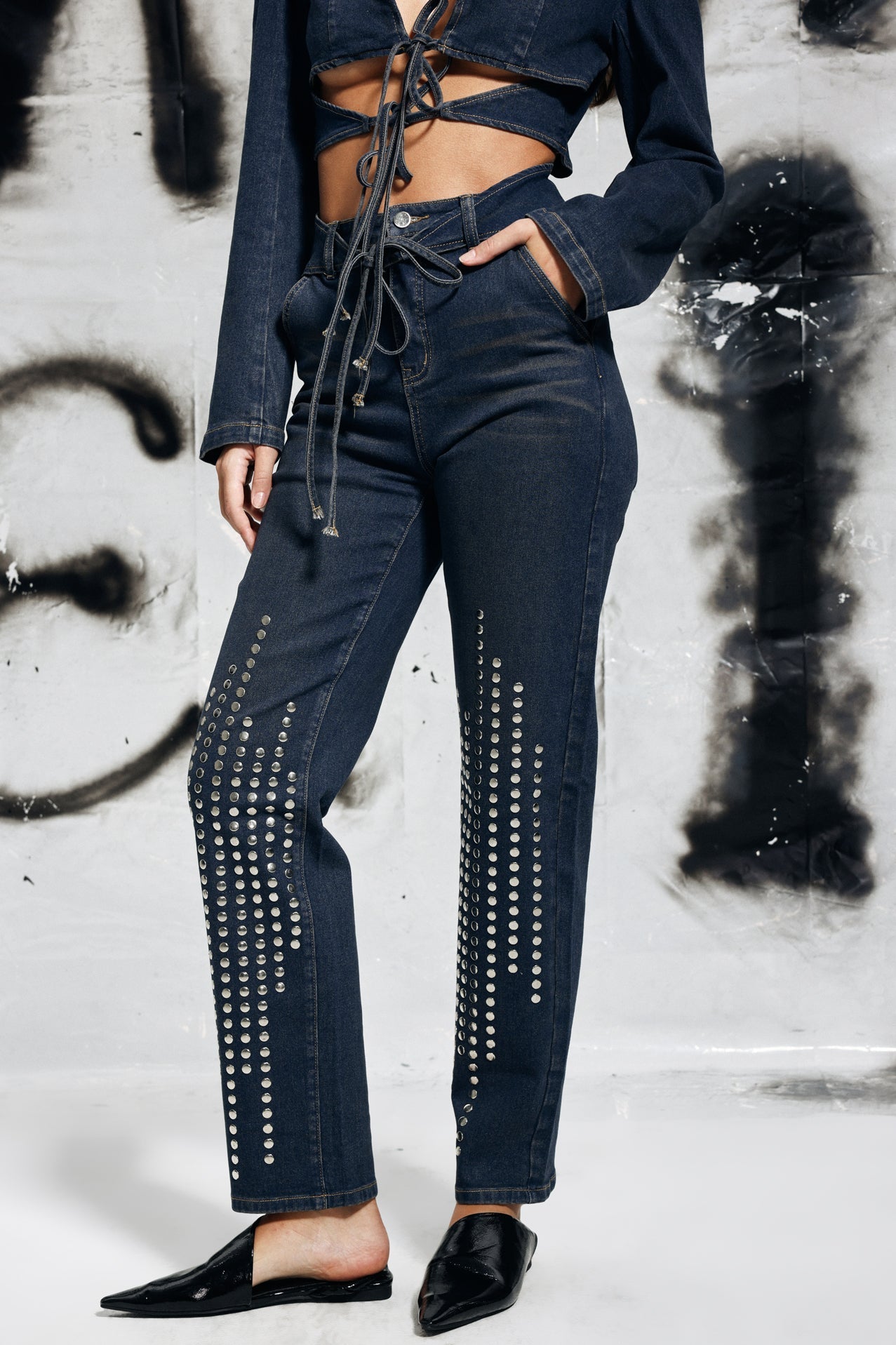 Cosette Bağcıklı Zımbalı Jean