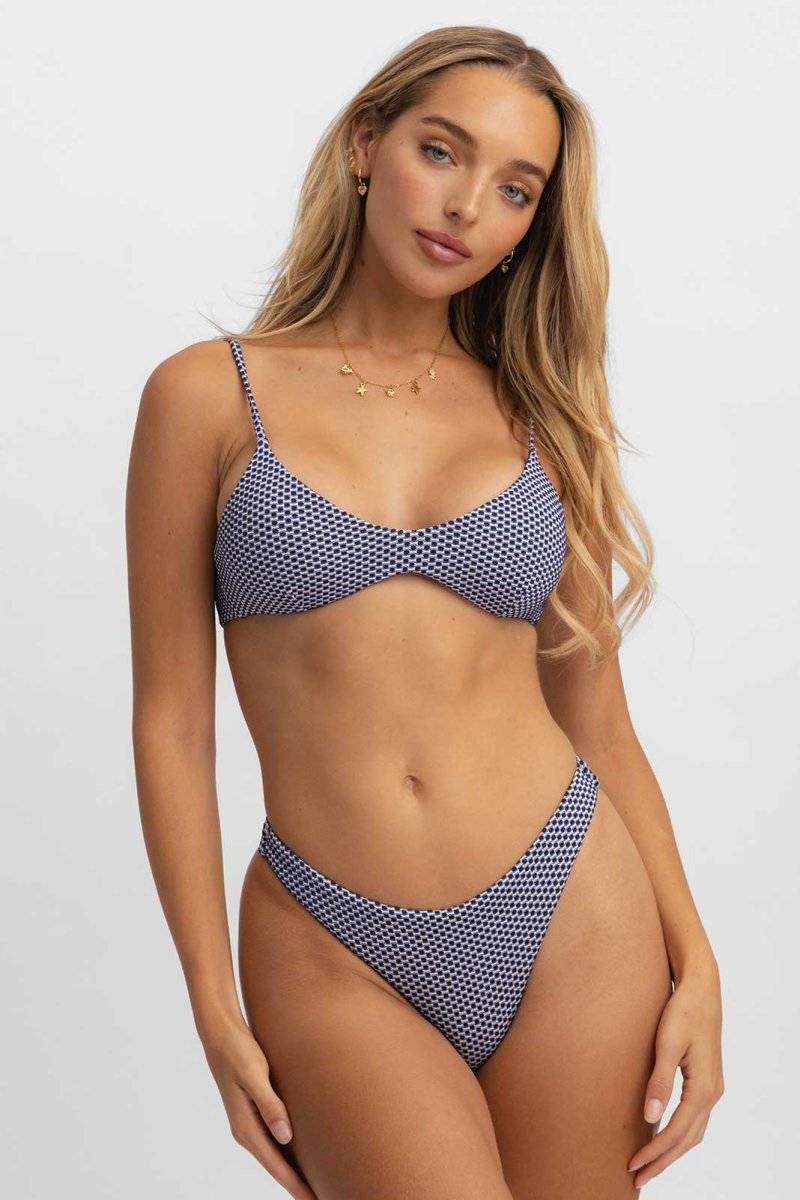 Sueña™ Natalie Yuvarlak Yaka Bikini Üstü / Country Club Jakarlı