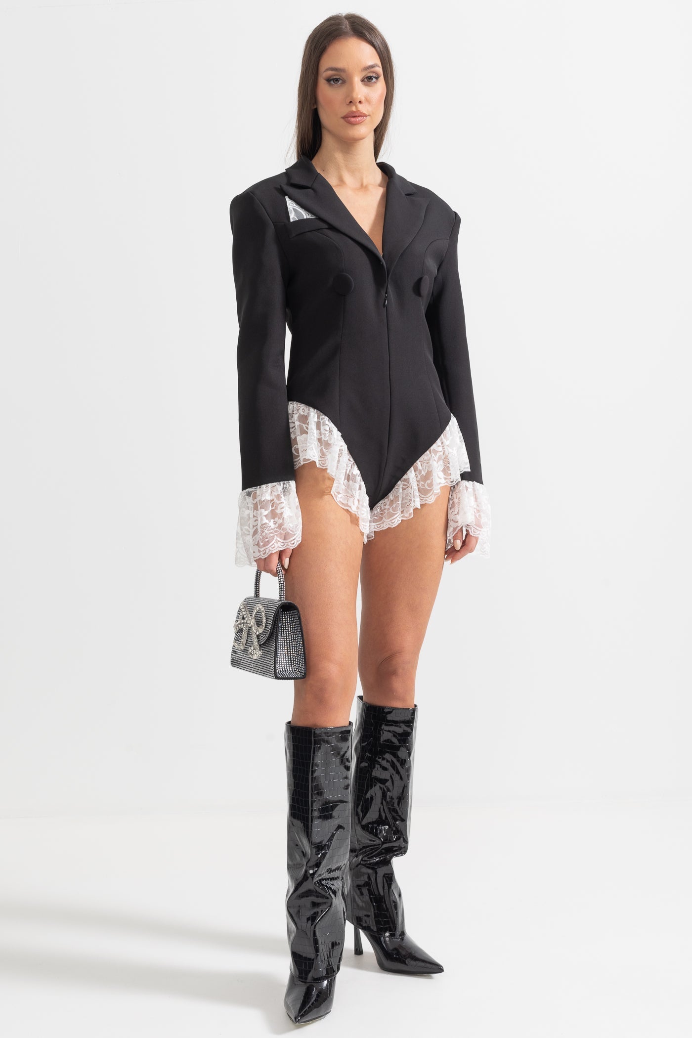 Beyaz Dantel Süslemeli Zarif Blazer Bodysuit