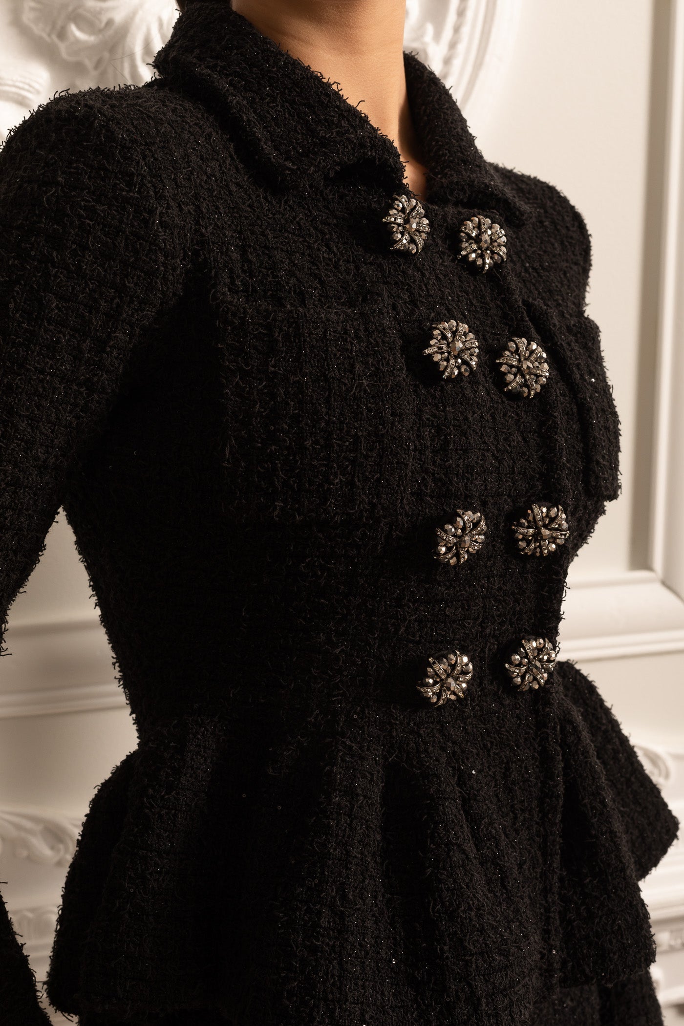 Peplum Belli ve Dekoratif Düğmeli Örme Dokulu Elbise