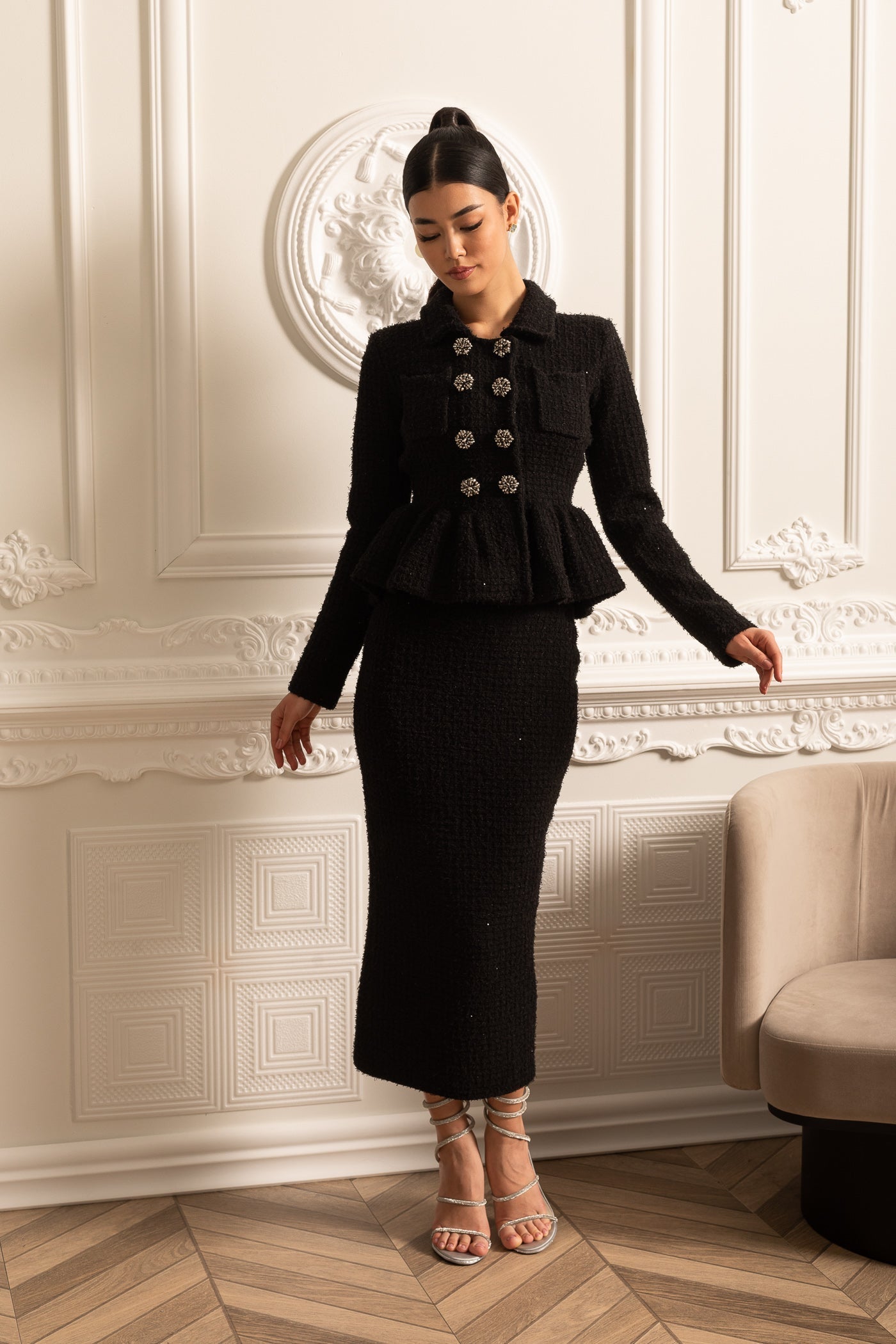Peplum Belli ve Dekoratif Düğmeli Örme Dokulu Elbise