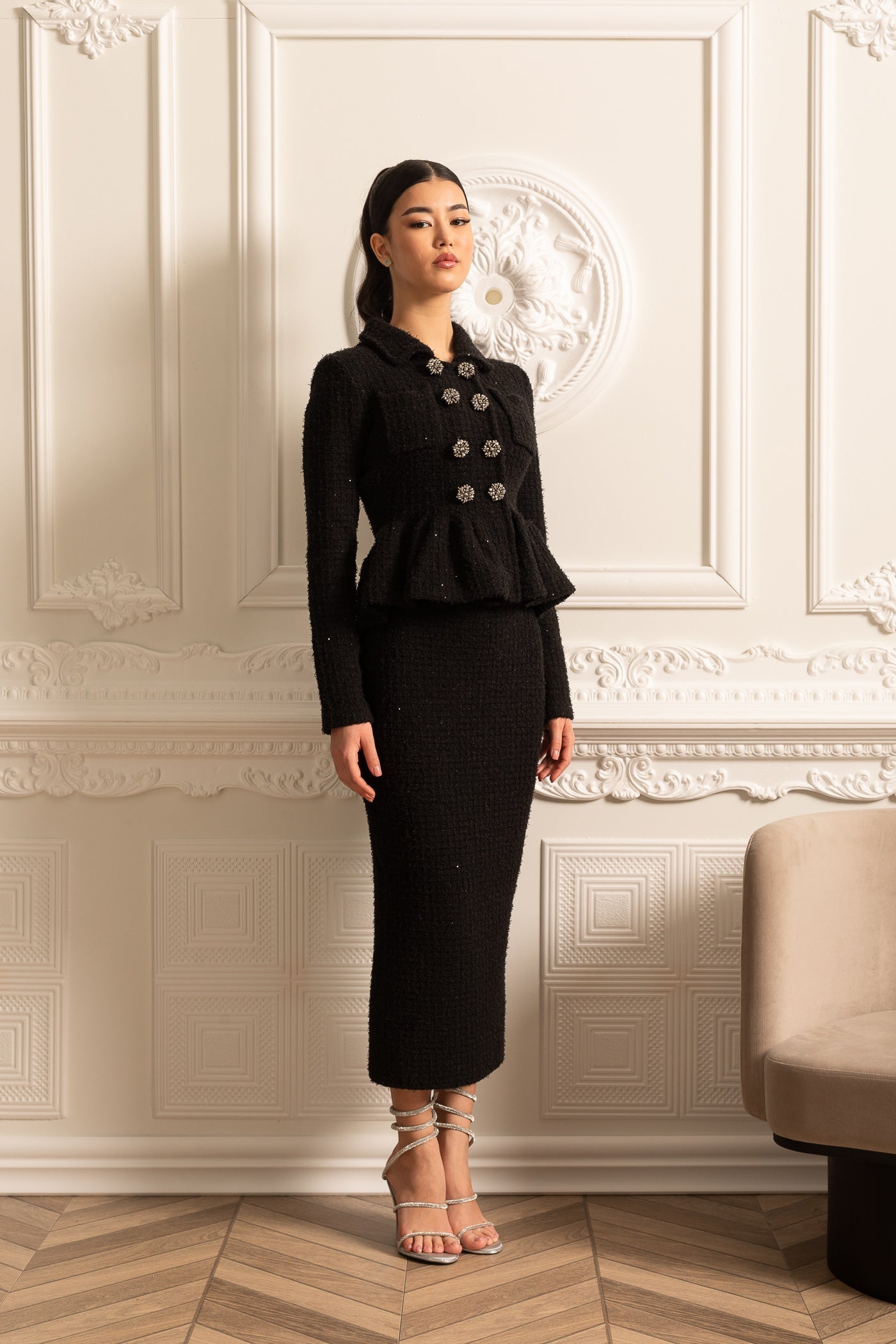 Peplum Belli ve Dekoratif Düğmeli Örme Dokulu Elbise