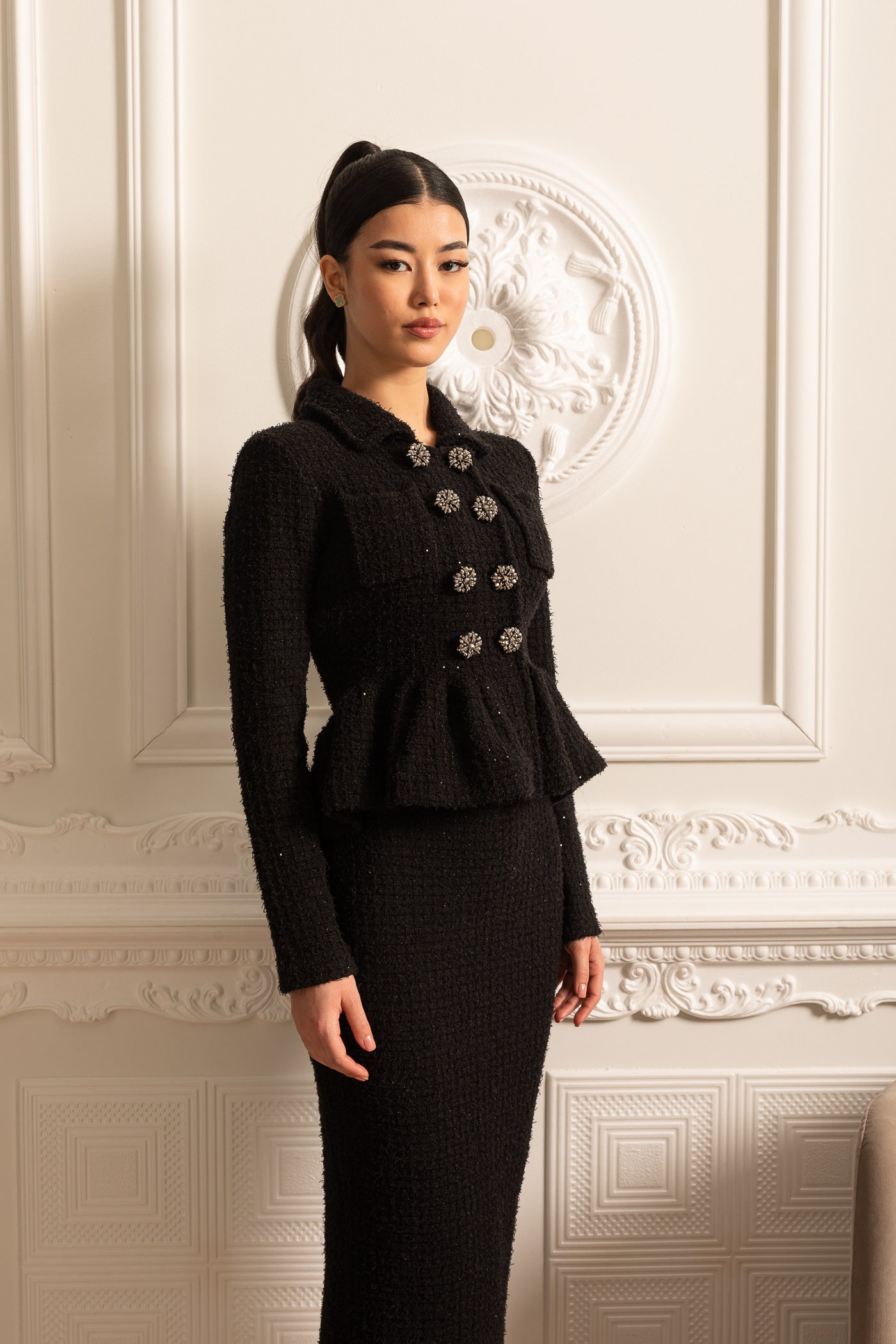 Peplum Belli ve Dekoratif Düğmeli Örme Dokulu Elbise