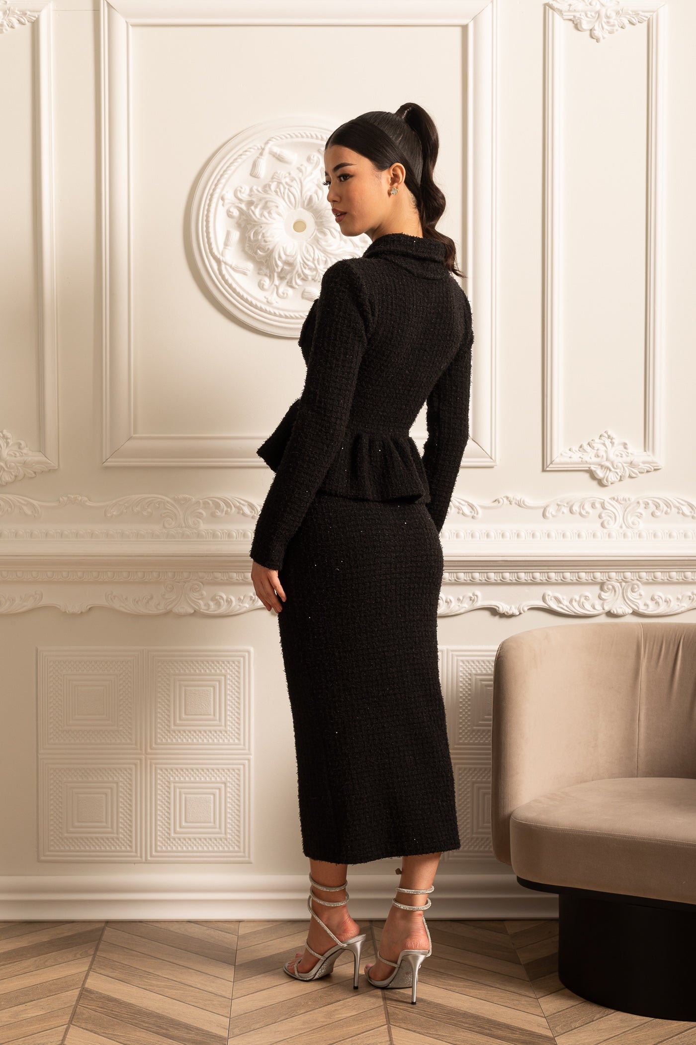 Peplum Belli ve Dekoratif Düğmeli Örme Dokulu Elbise