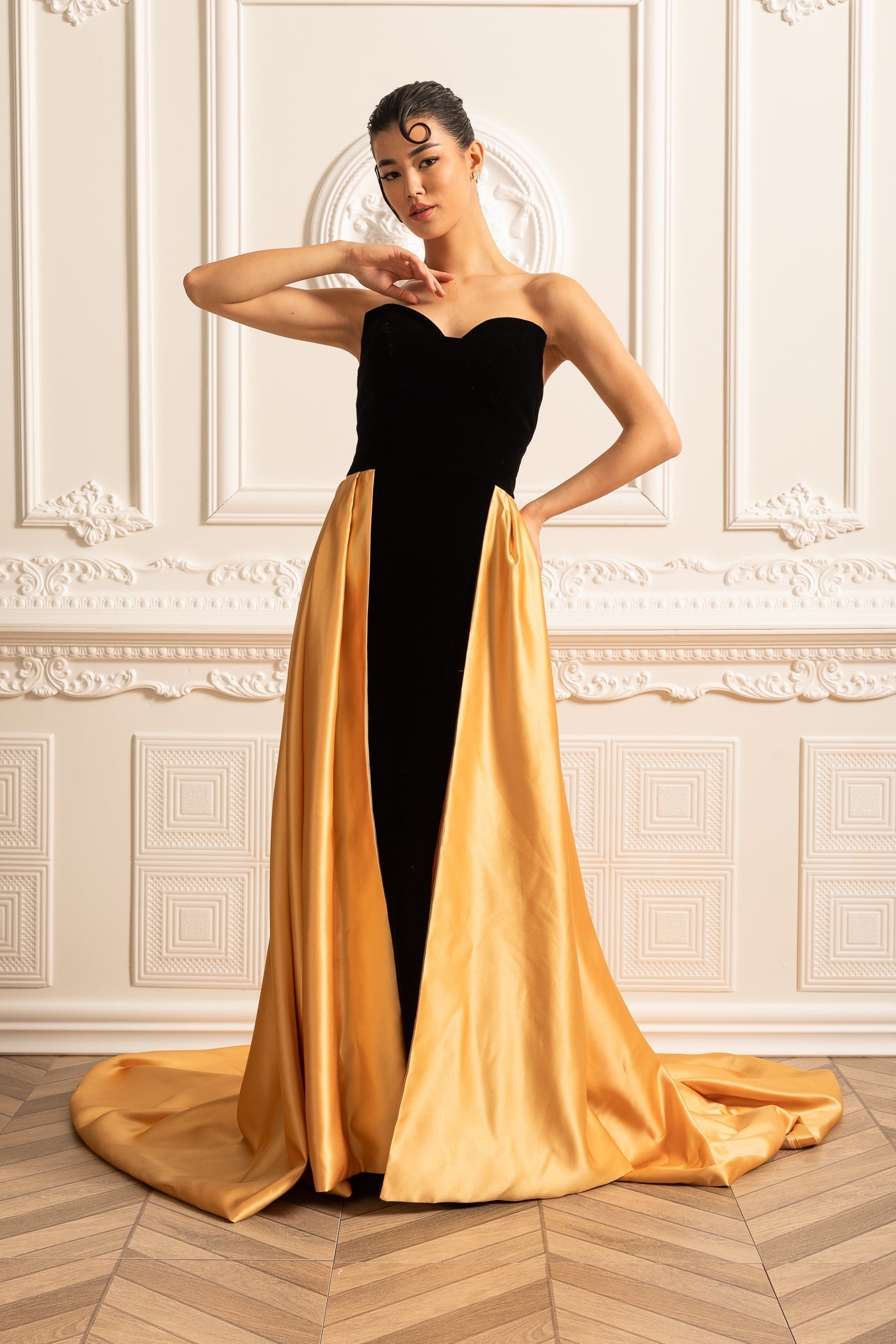Gold Satin Etekli Kadife Elbise
