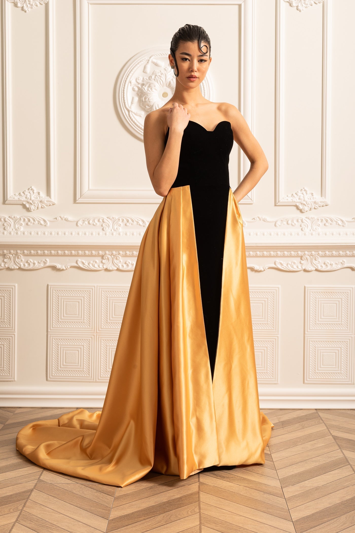 Gold Satin Etekli Kadife Elbise
