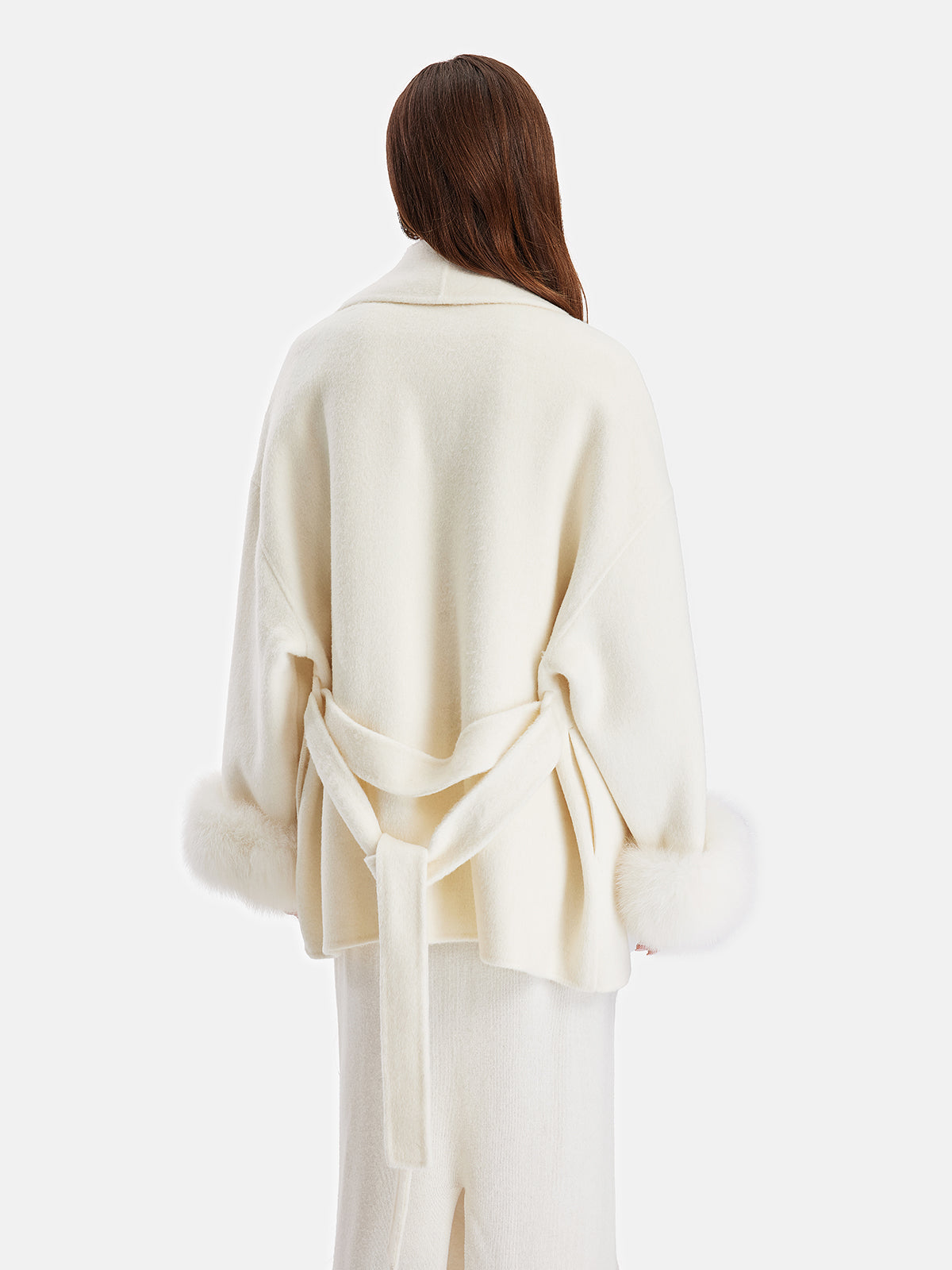 Minimalist Peluş Manşetli Ceket