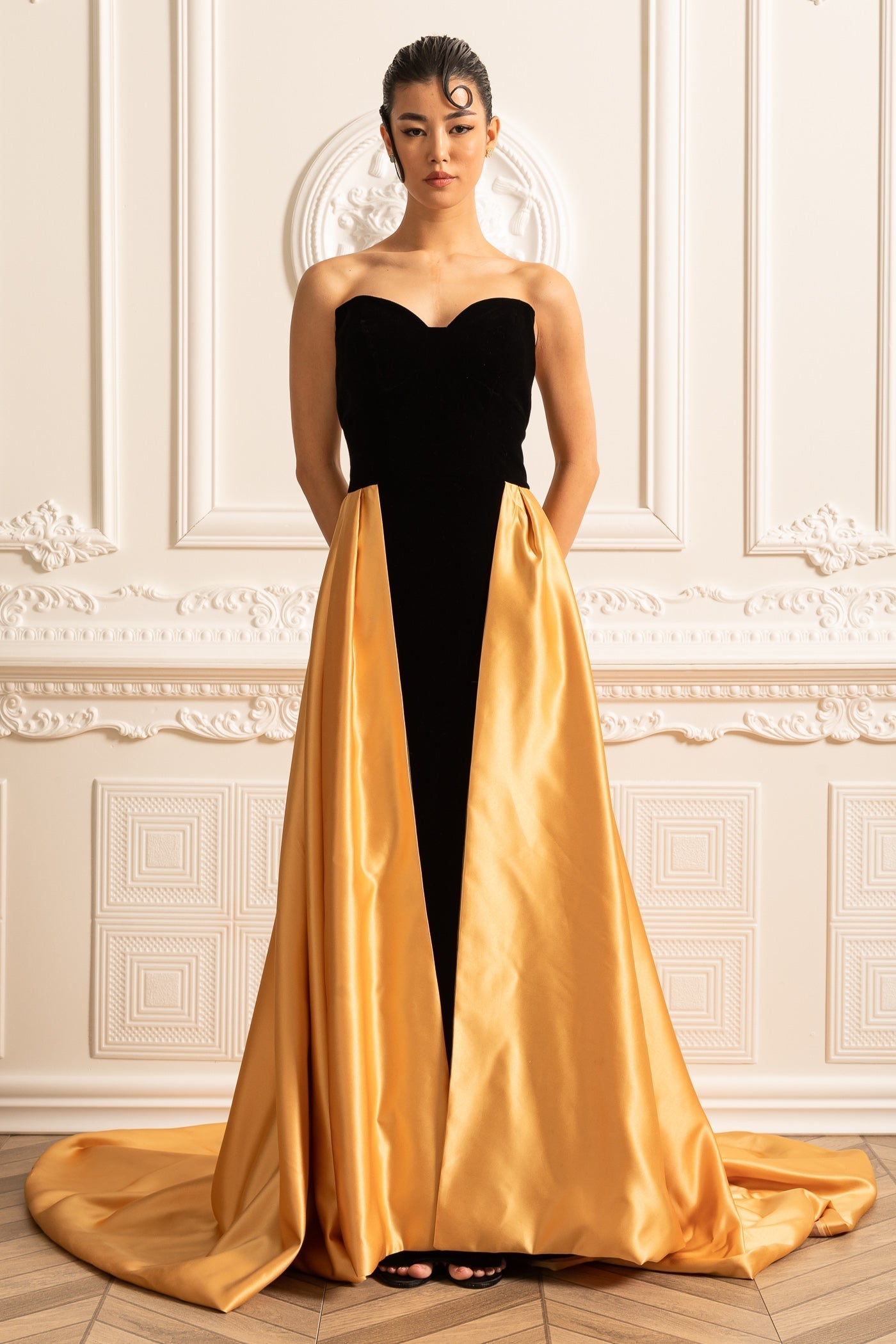 Gold Satin Etekli Kadife Elbise