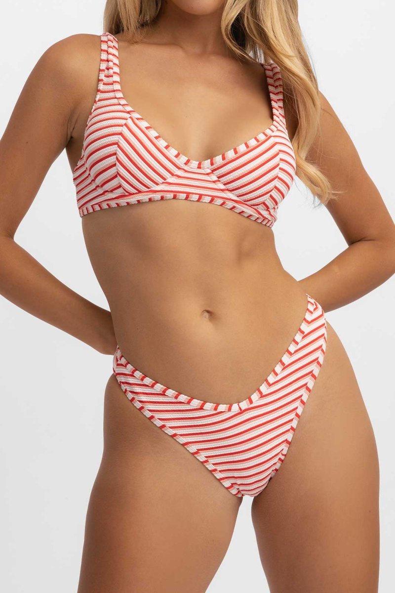 Sueña™ Giselle Destekli Bikini Üstü / Kırmızı Jakarlı