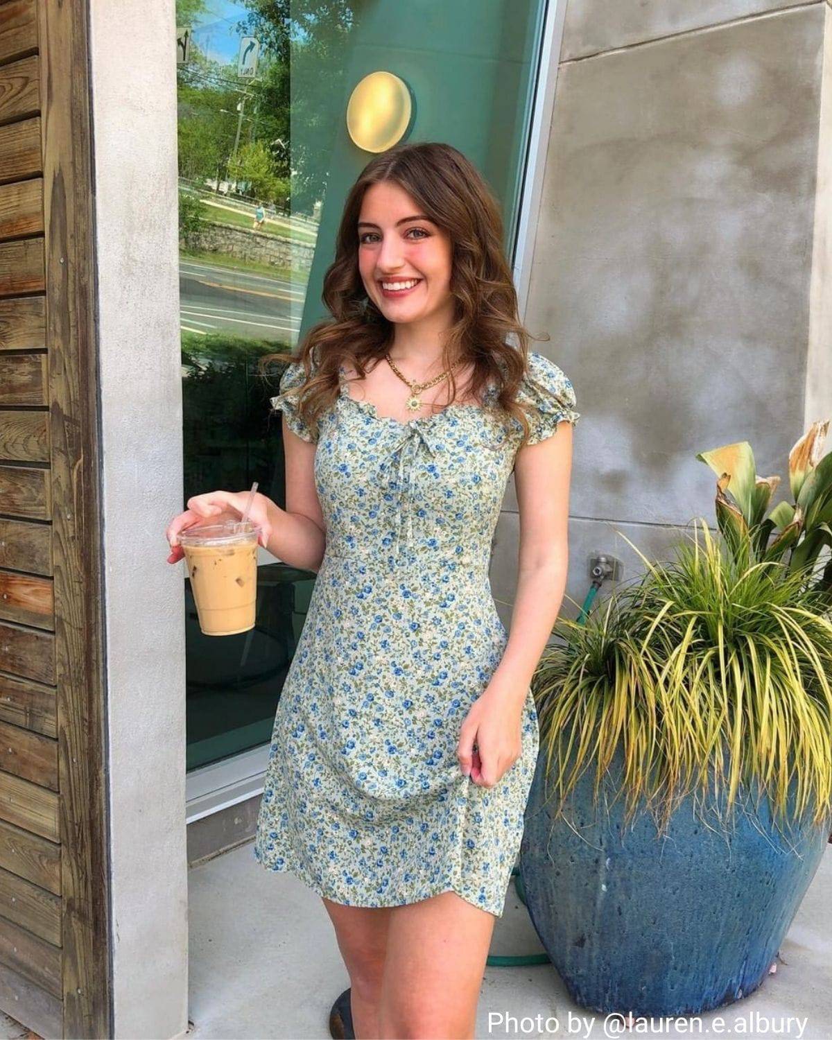 Sueña Fırfırlı Kenarı Çiçekli Mini Elbise