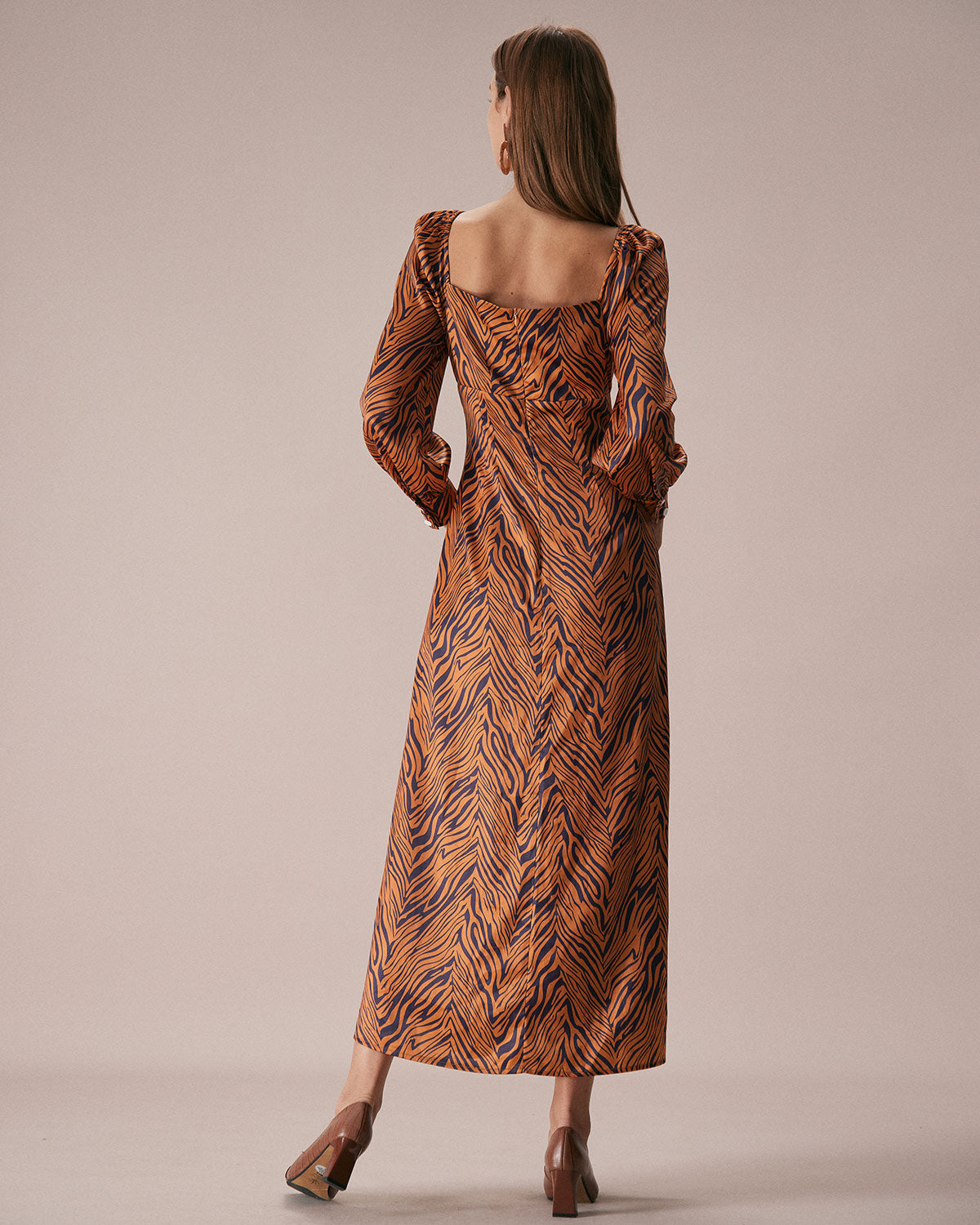 Sueña™ Kahverengi Kalp Yaka Zebra Maxi Elbise