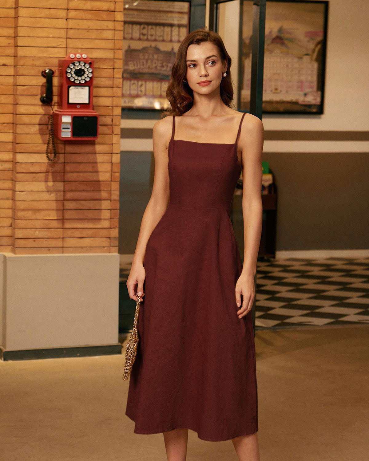 Sueña™ Şarap Kırmızısı Kare Yaka Büzgülü Slip Midi Elbise