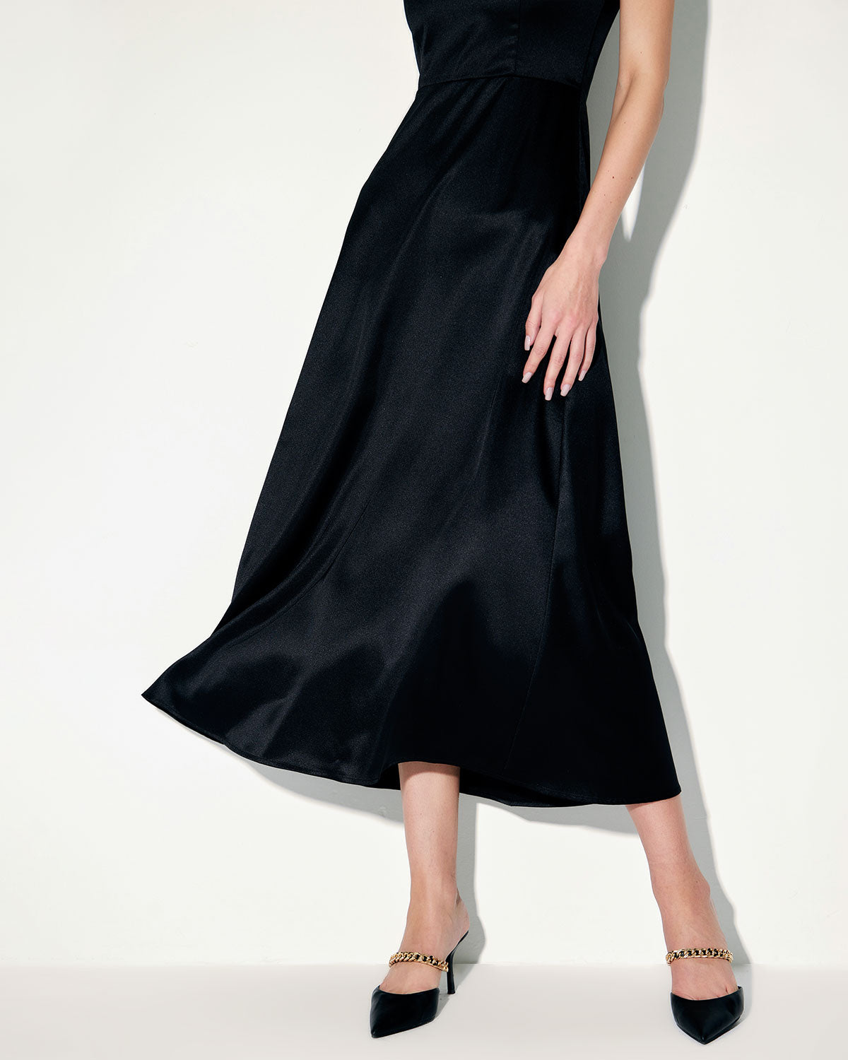 Sueña Siyah Saten A Kesim Slip Maxi Elbise