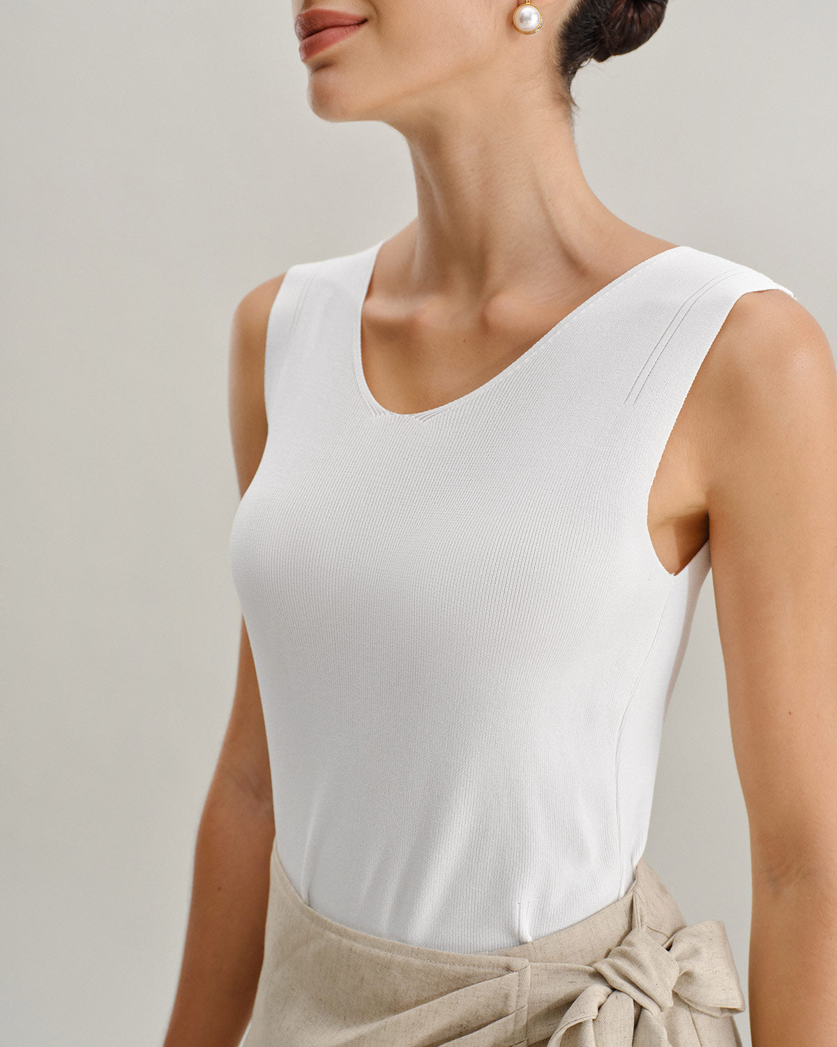 Sueña™ Beyaz V Yaka İnce Tank Top
