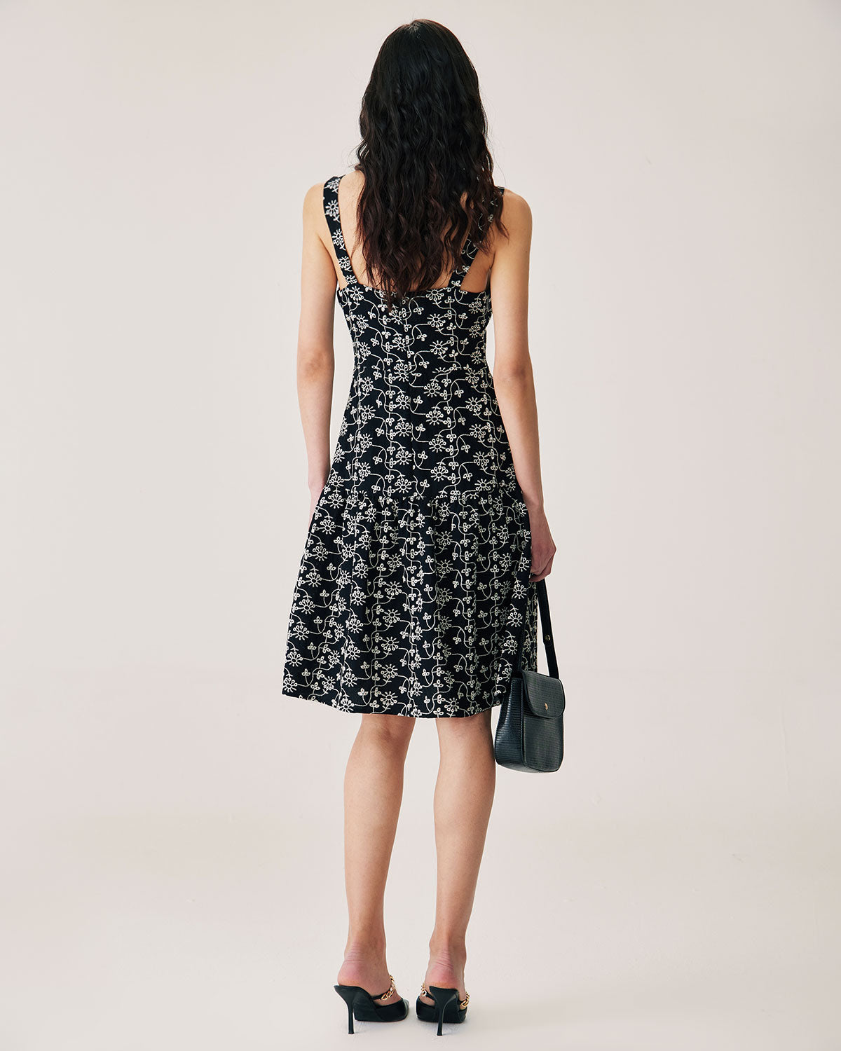 Sueña™ Siyah Çiçek Nakışlı Slip Midi Elbise