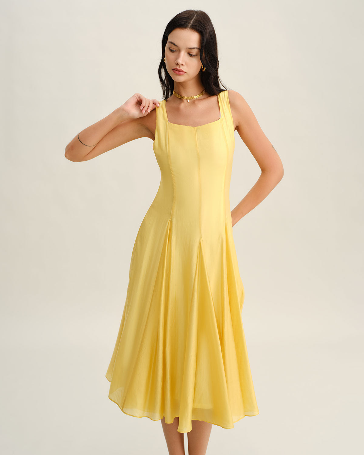 Sueña Sarı Kare Yaka Pileli Slip Midi Elbise